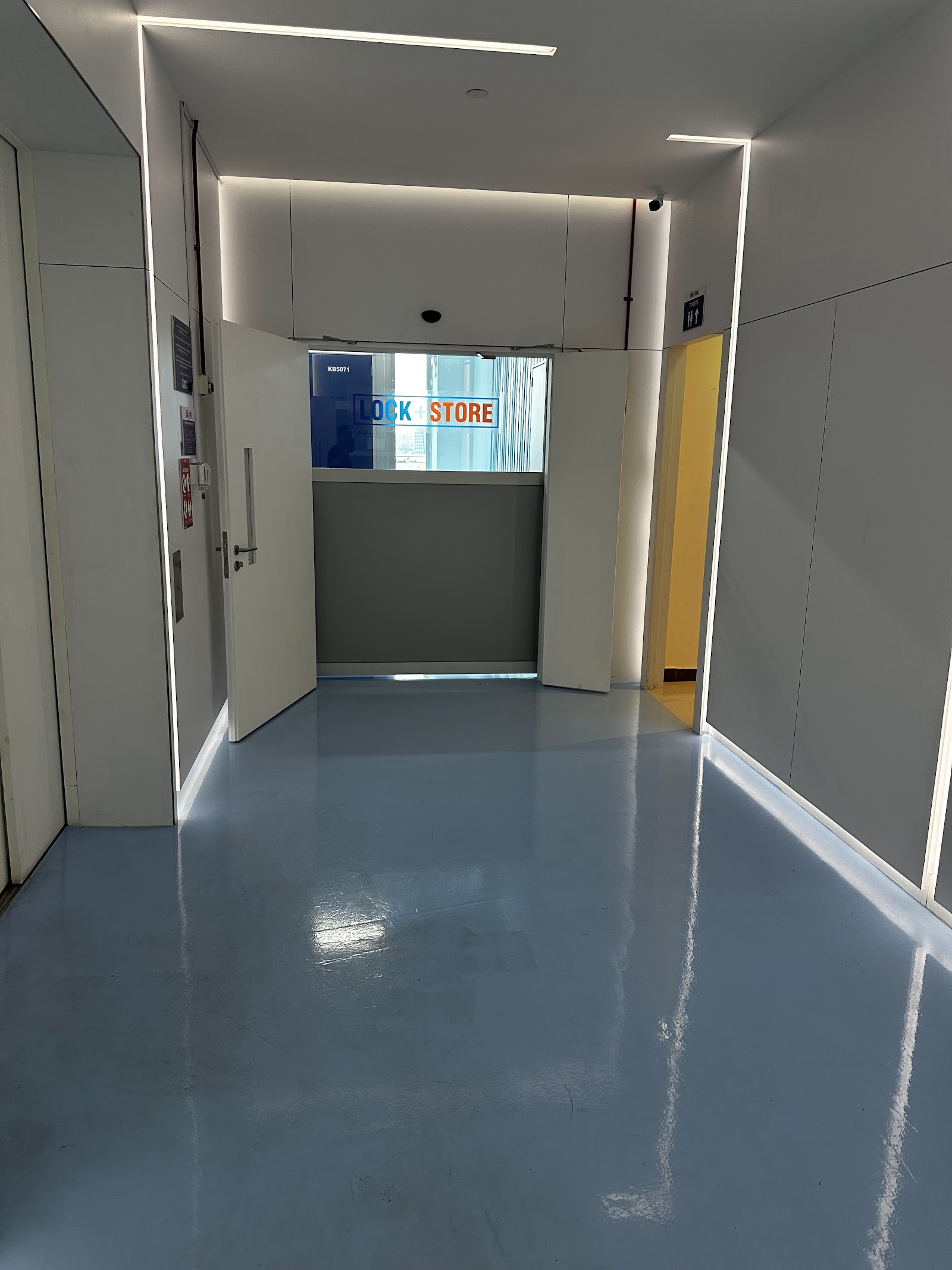 Lock+Store facility in Kaki Bukit, Singapore - Exterior 2
