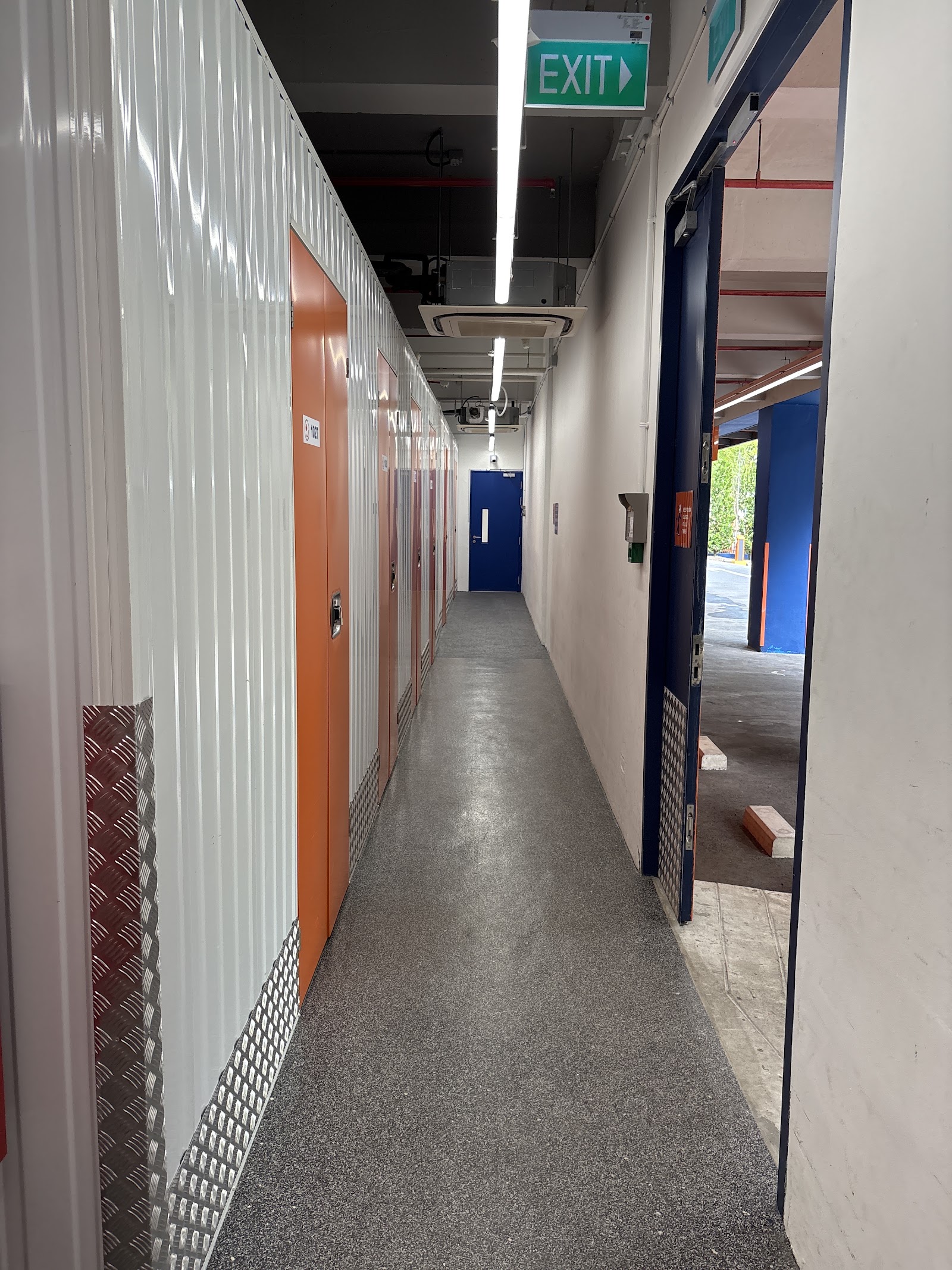 StorHub facility in Marsiling, Singapore - Exterior 1