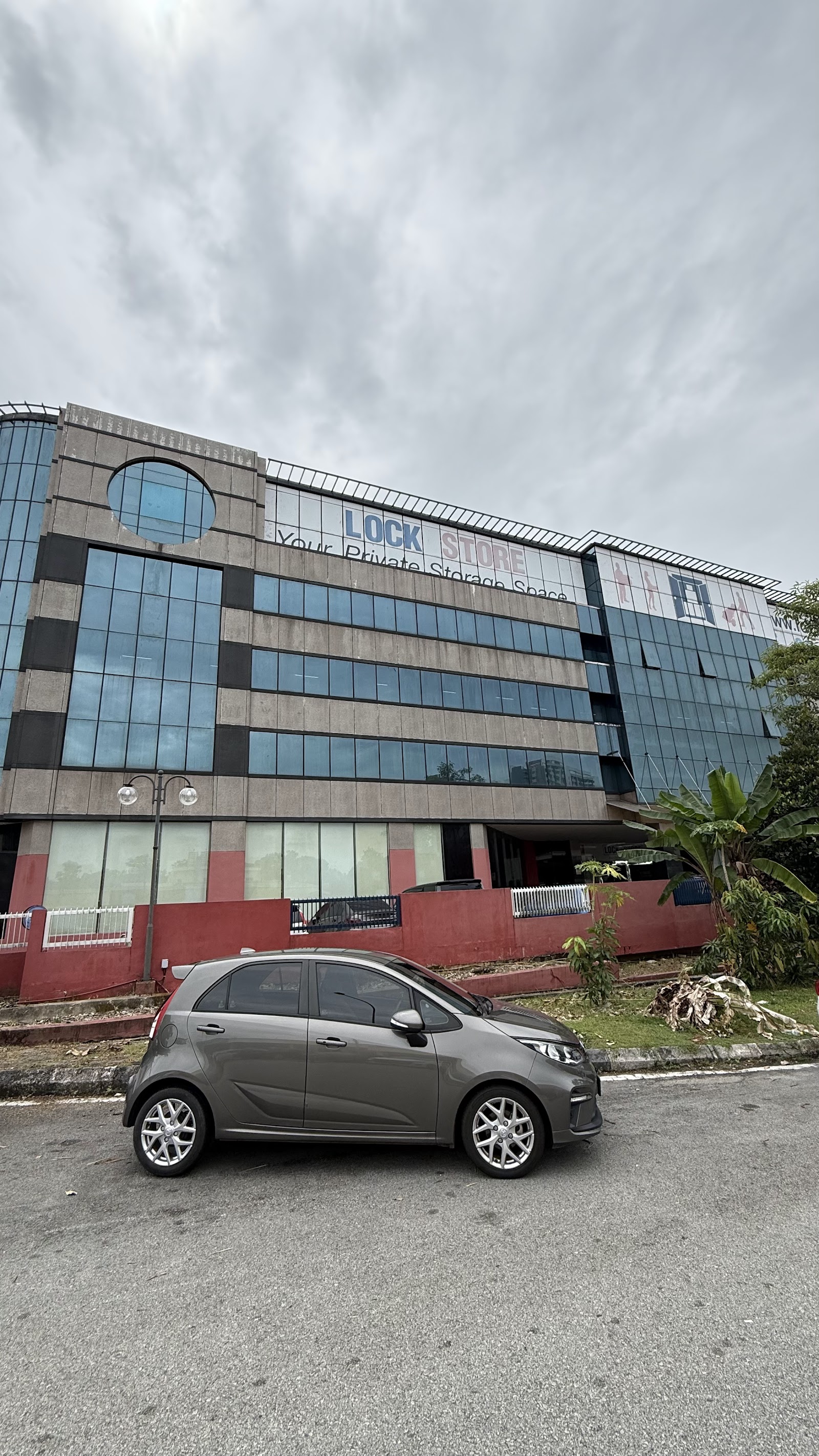 Lock+Store stor peribadi Glenmarie, Shah Alam - Foto 3