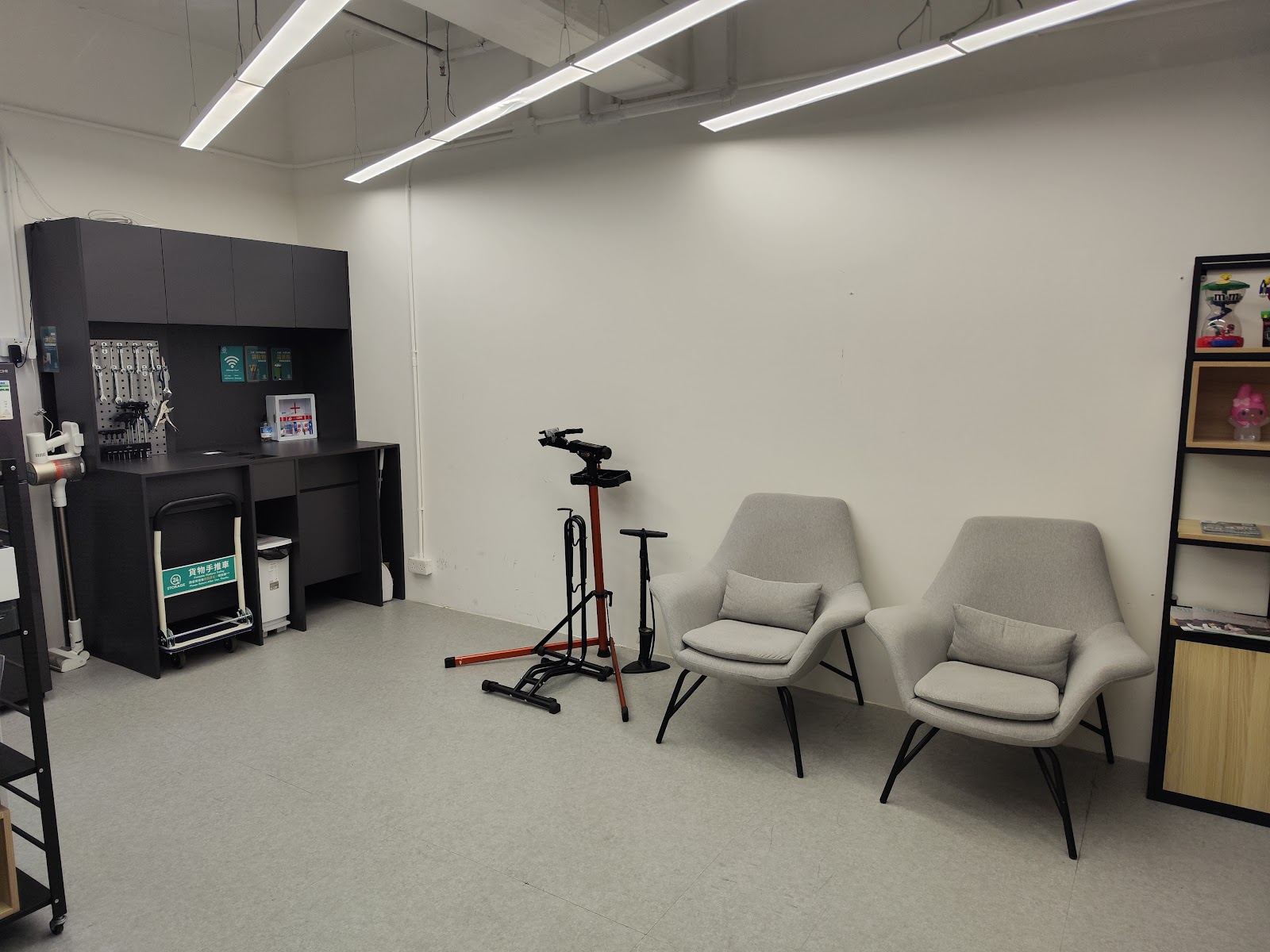 24 STORAGE 迷你倉 Tuen Mun, Hong Kong - 照片2