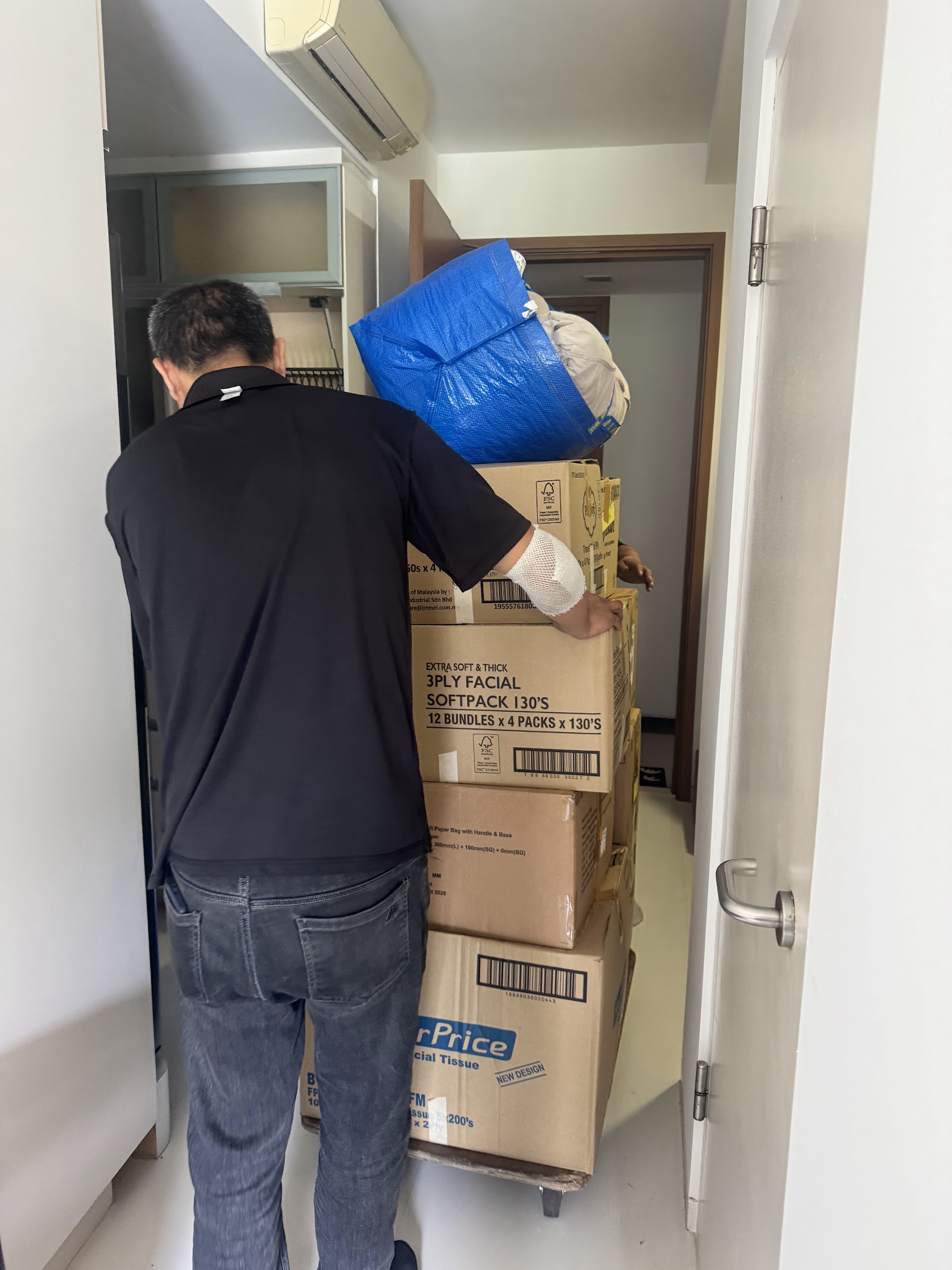 EZ Storage Singapore facility in Kallang, Singapore - Exterior 4