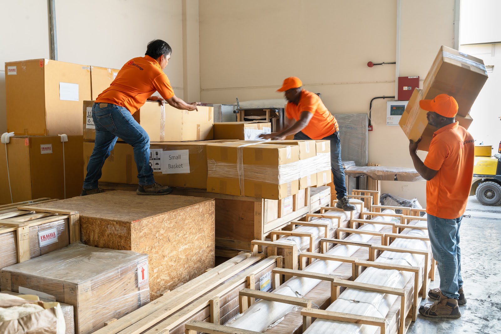 800 Storage Dubai facility in Dubai Investment Park, Dubai - Exterior 6