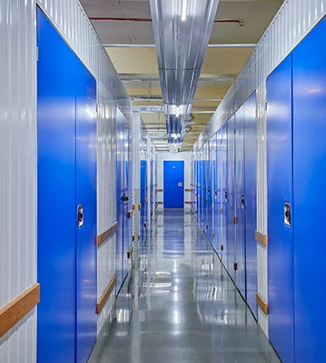 Space Valet Sewri - blue storage unit corridor