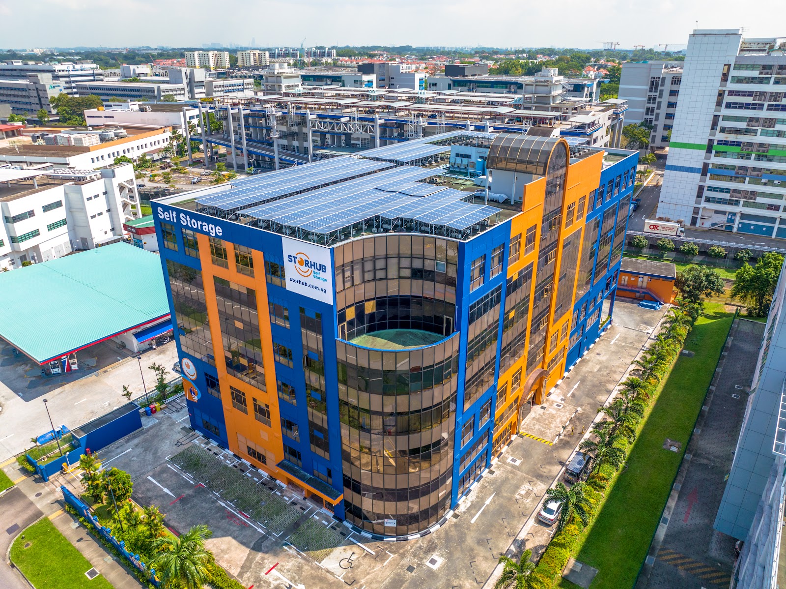 StorHub facility in Serangoon, Singapore - Exterior 2