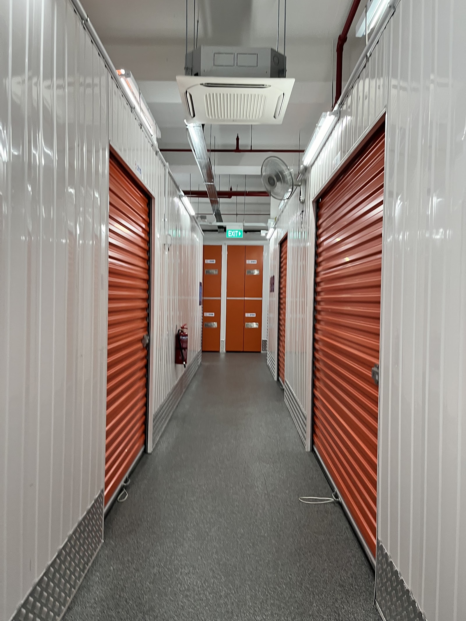 StorHub facility in Serangoon, Singapore - Exterior 3