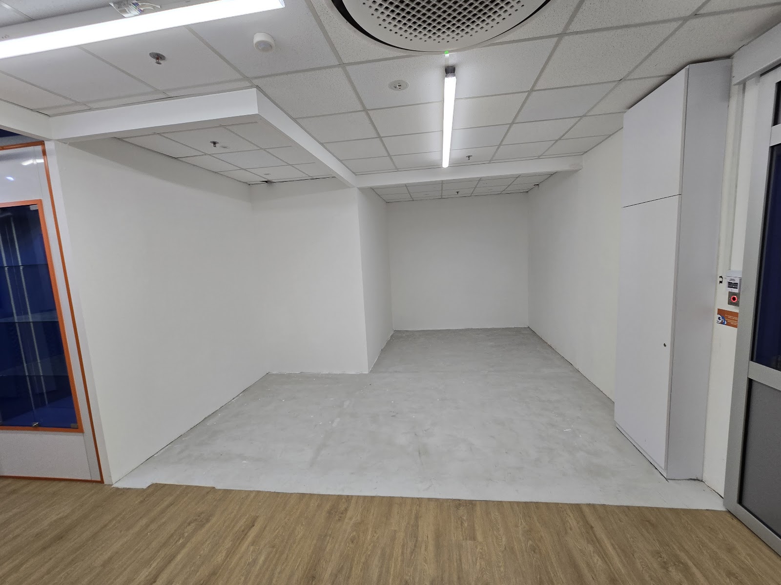 StorHub facility in Serangoon, Singapore - Exterior 6