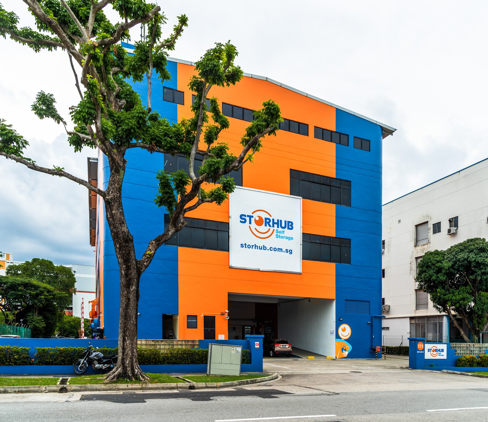 StorHub facility in Hougang, Singapore - Exterior 5