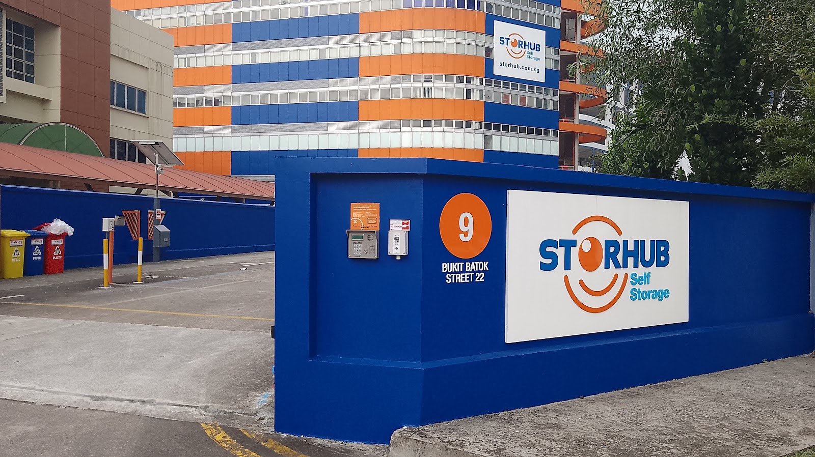 StorHub facility in Bukit Batok, Singapore - Exterior 5