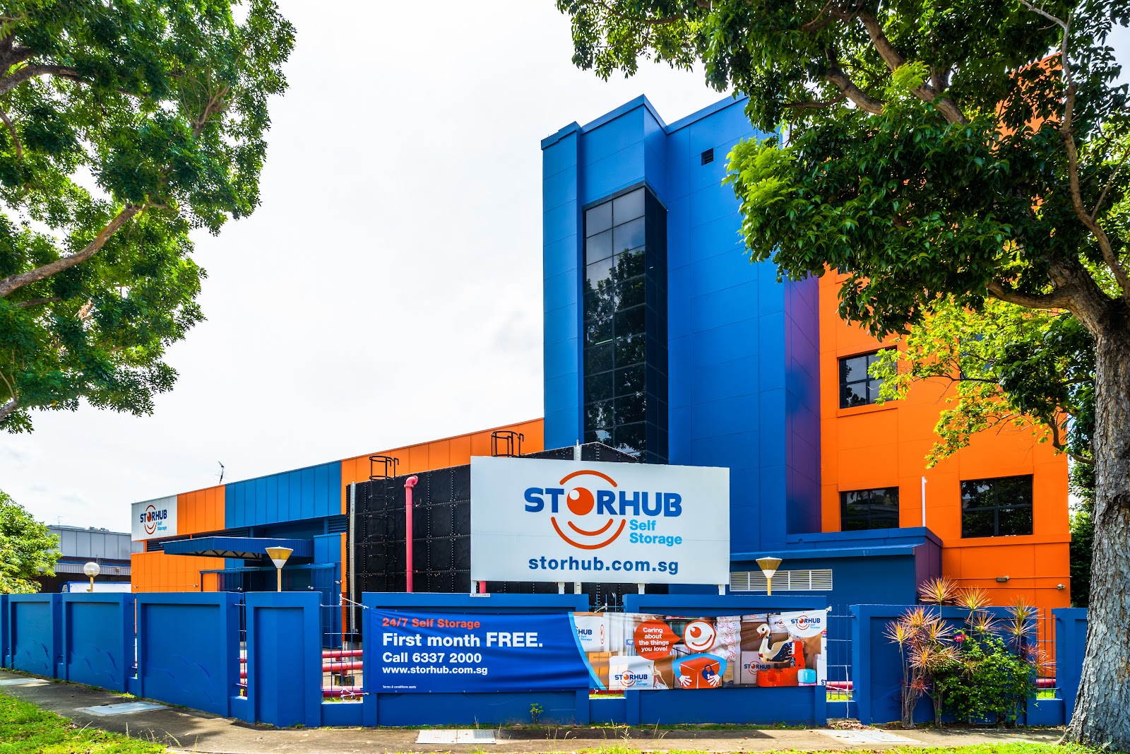 StorHub facility in Changi, Singapore - Exterior 3
