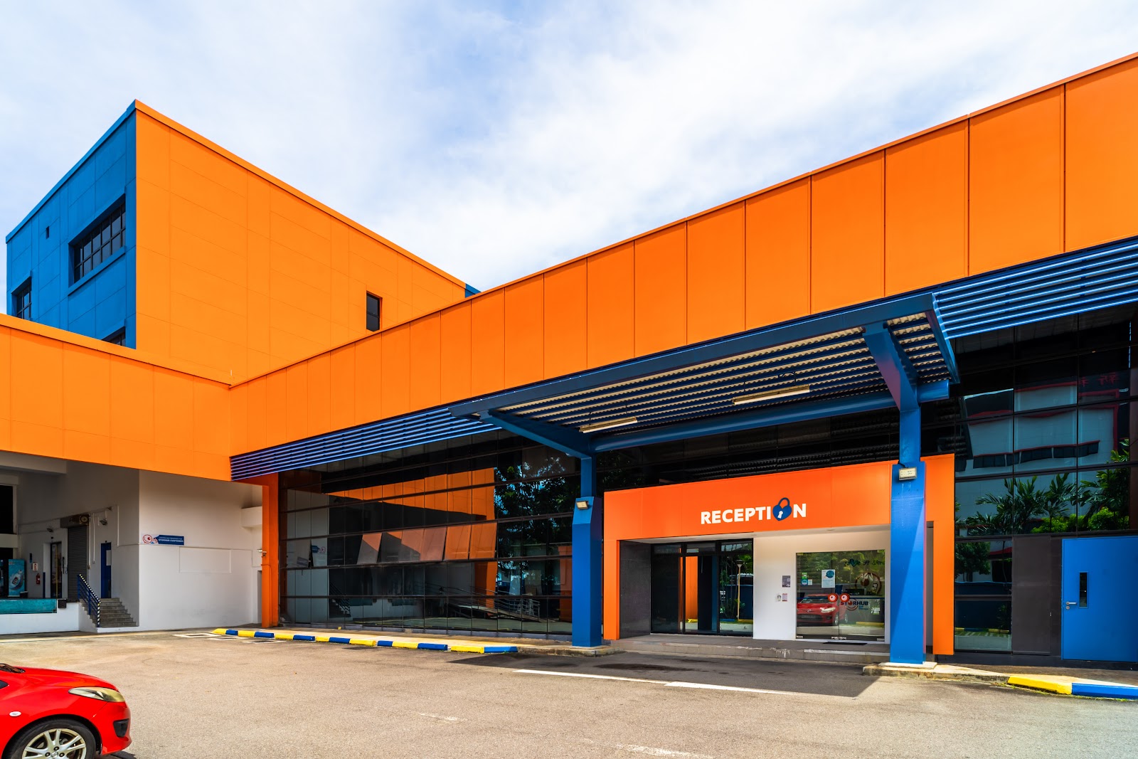 StorHub facility in Changi, Singapore - Exterior 5