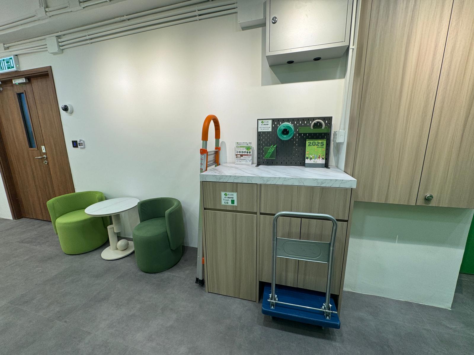 In N Out Storage 迷你倉 Tai Kok Tsui, Hong Kong - 照片2