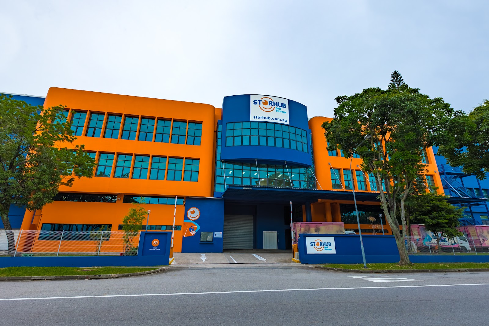 StorHub facility in Yishun, Singapore - Exterior 2