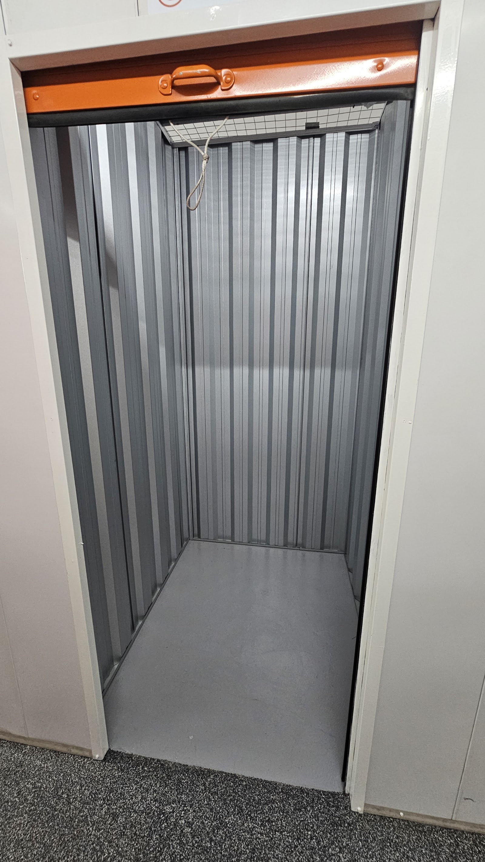 StorHub facility in Yishun, Singapore - Exterior 5