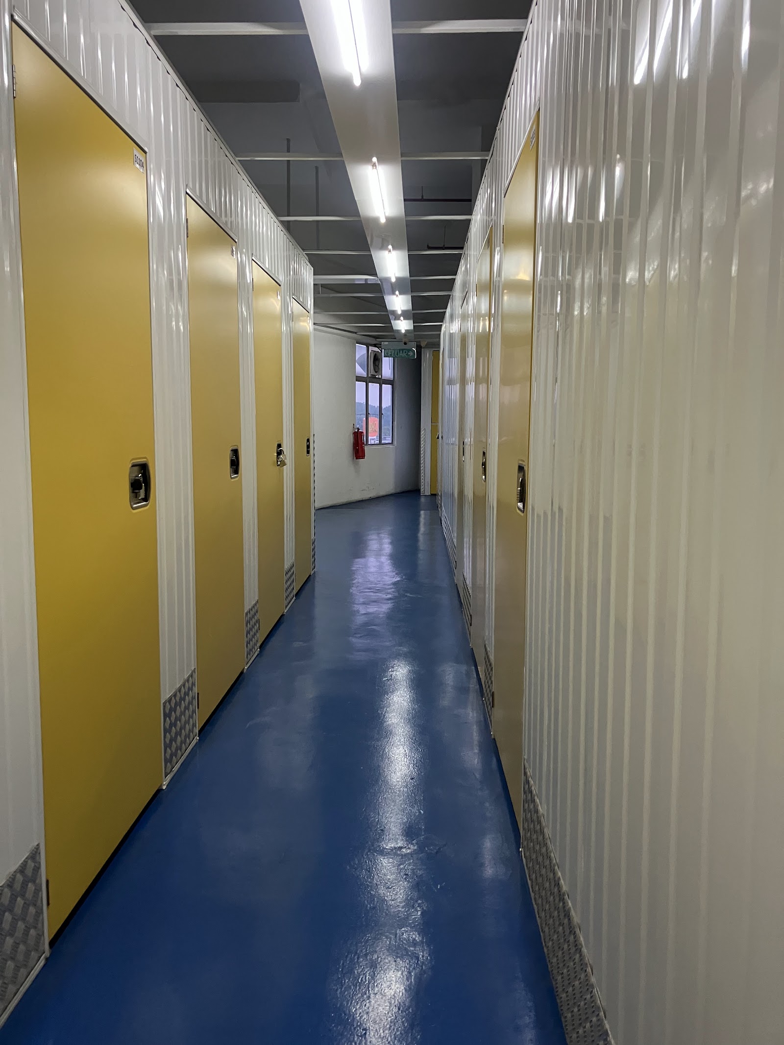 StorHub stor peribadi Seri Kembangan, Subang Jaya - Foto 1