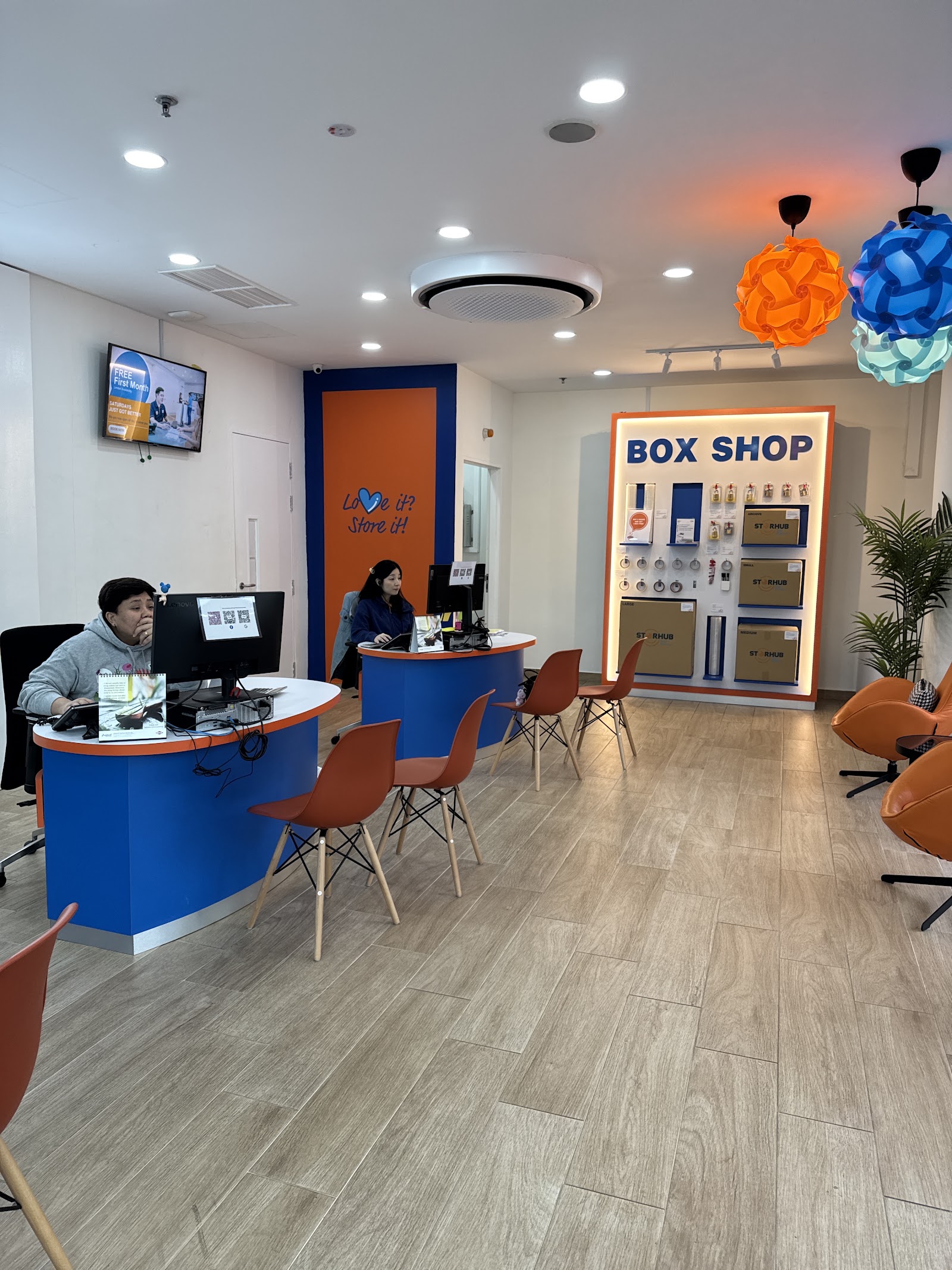 StorHub facility in Tampines, Singapore - Exterior 4