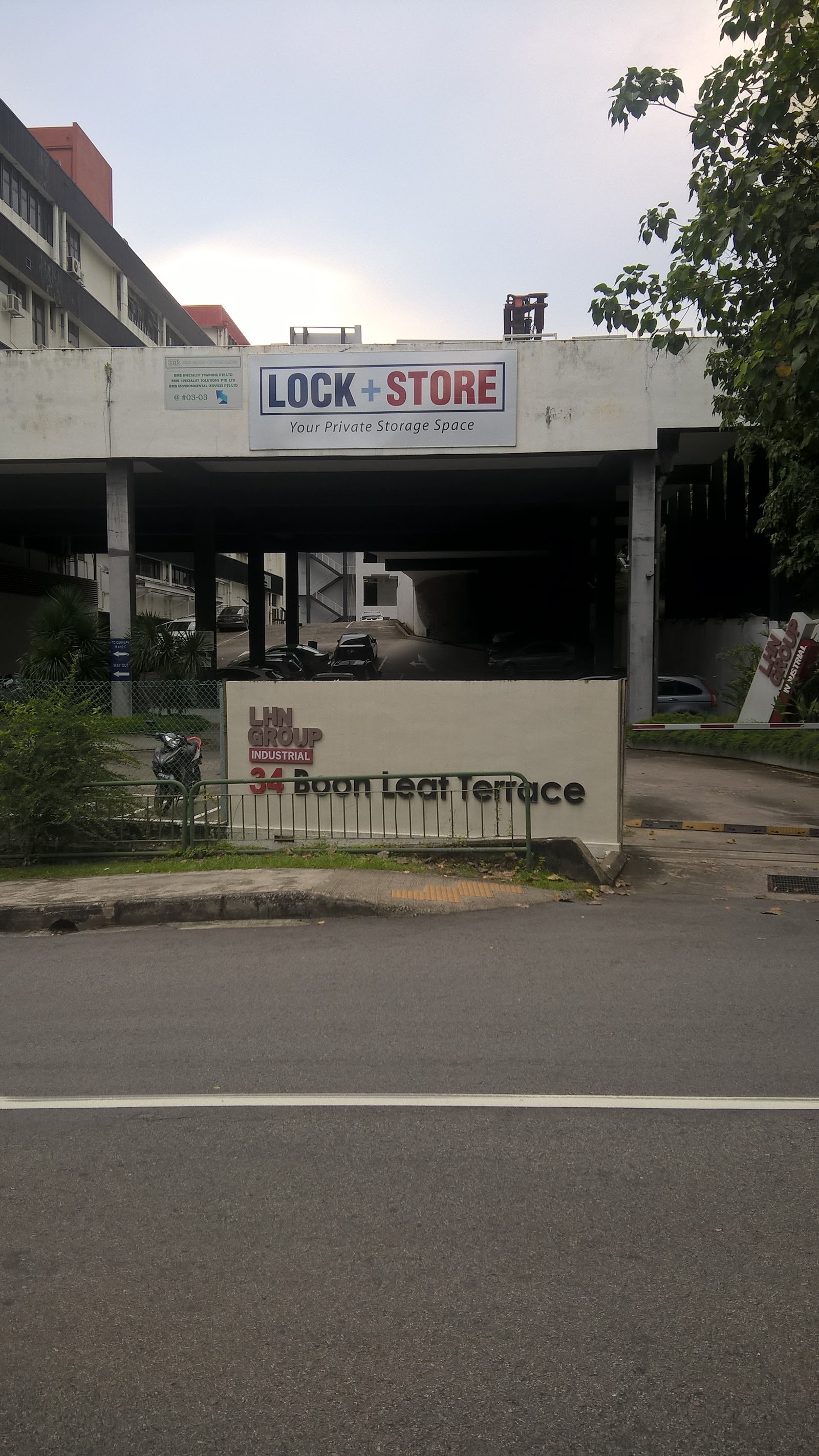 Lock+Store facility in Pasir Panjang, Singapore - Exterior 4