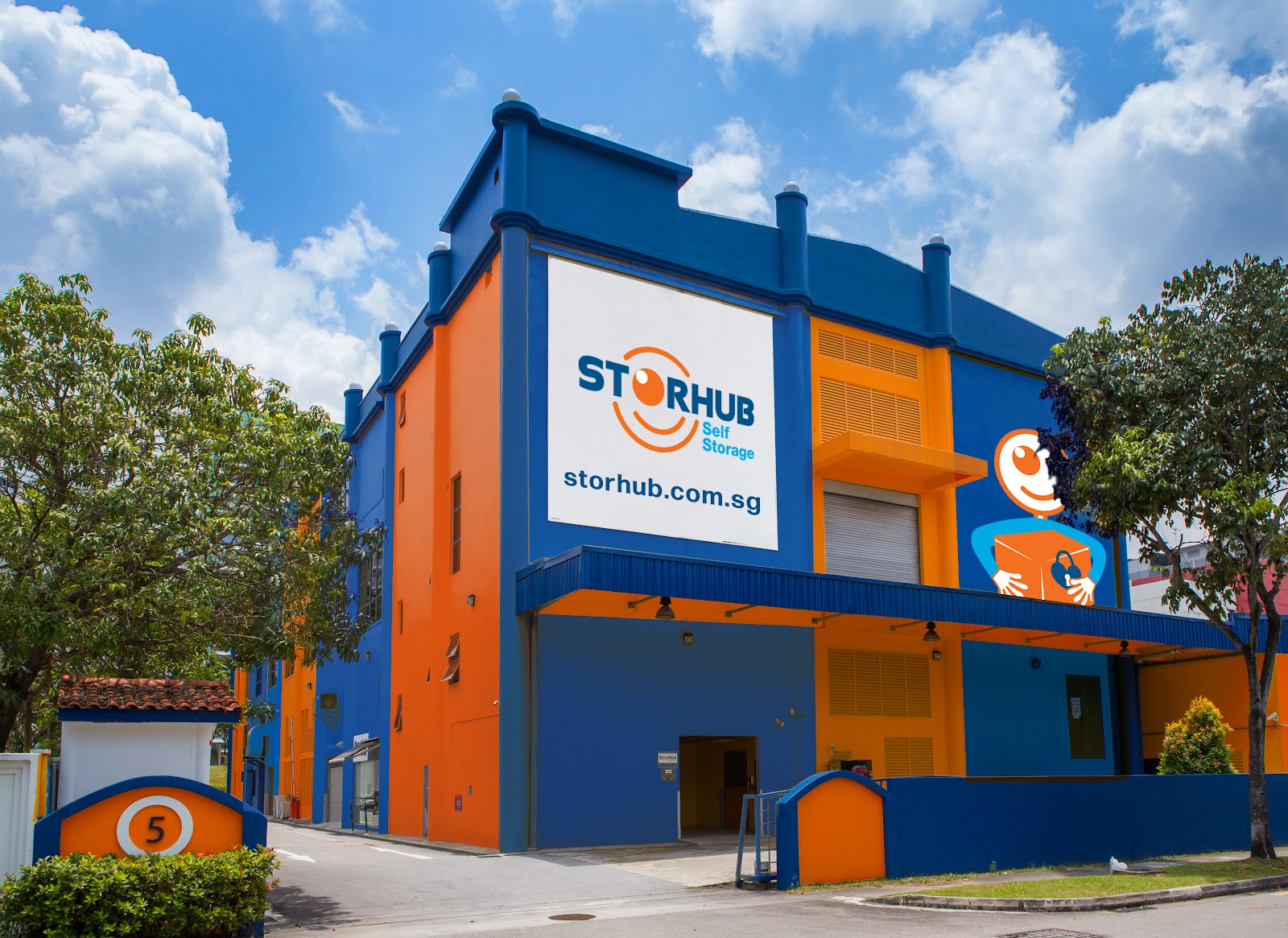 StorHub facility in Bukit Batok, Singapore - Exterior 1