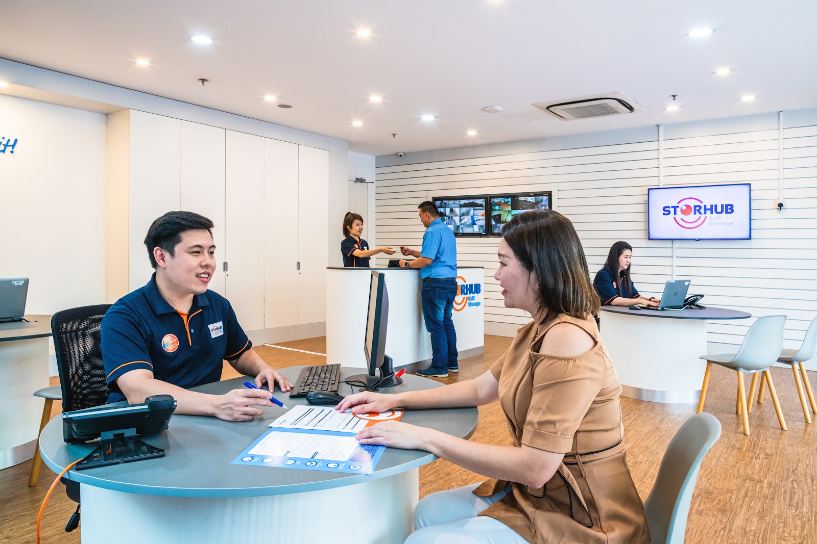 StorHub facility in Bukit Batok, Singapore - Exterior 4