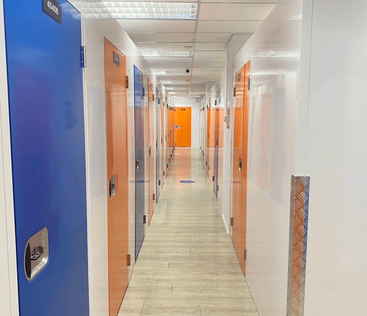 i-Store Phloen Chit corridor with storage units